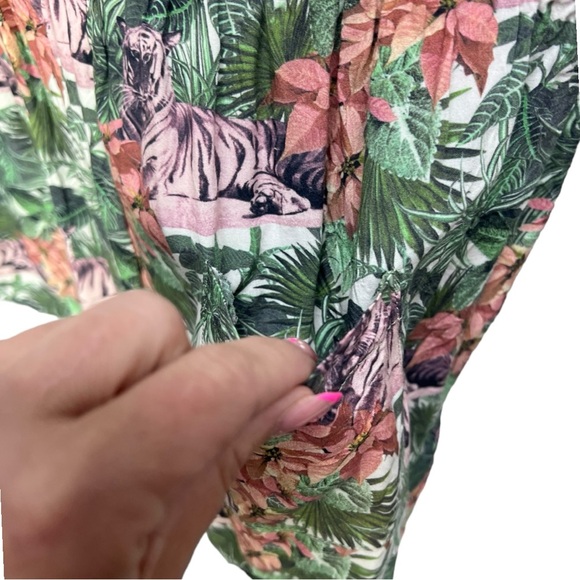 Hard to Find EMMA COOK Viscose Hawaiian Tiger Print Short Sleeve Romper M/L - Picture 7 of 9
